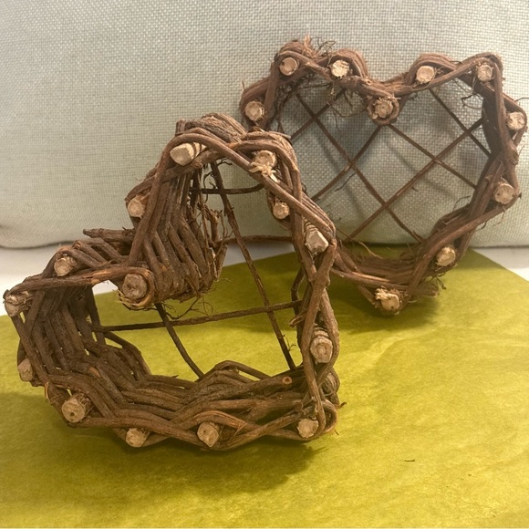 Heart-Shaped Twig Baskets - Picture 2 of 7